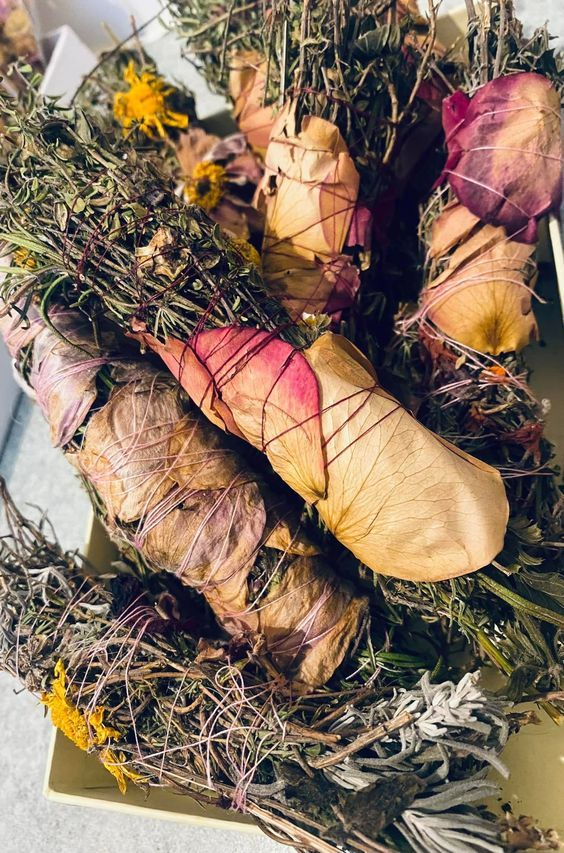 Green Witch丨Ten Commonly Used Manifestation Herbs